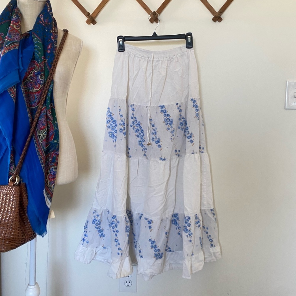 💫Blue & White Floral Maxi Skirt
